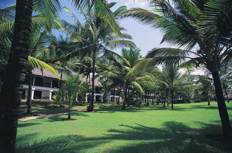 Voyager Beach Resort Mombasa Esterno foto