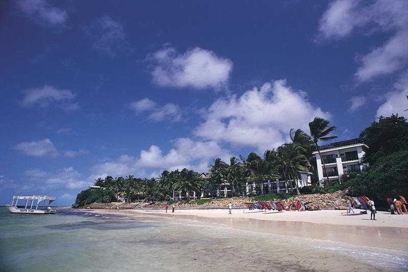 Voyager Beach Resort Mombasa Esterno foto